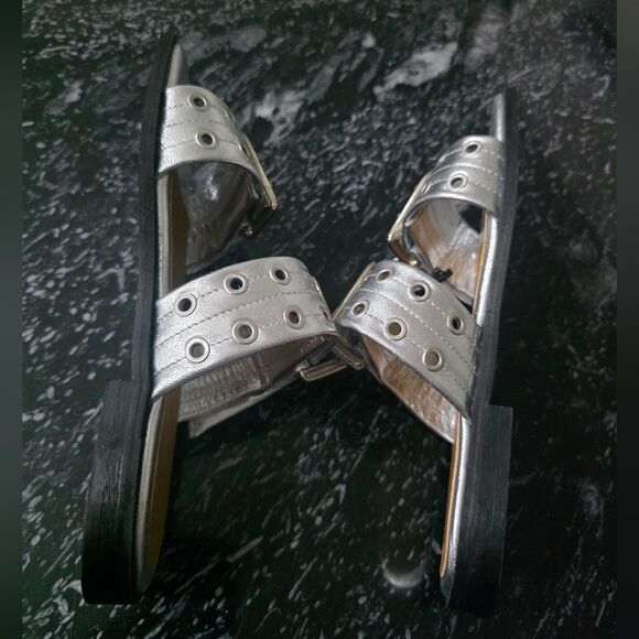 BRAND NEW GIASONE BUCKLE TWO-STRAP SANDALS - Picture 13 of 15